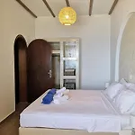 בית נופש Relax Seaside House By Living In Blue *