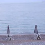 Relax Seaside House By Living In Blue * האראקי