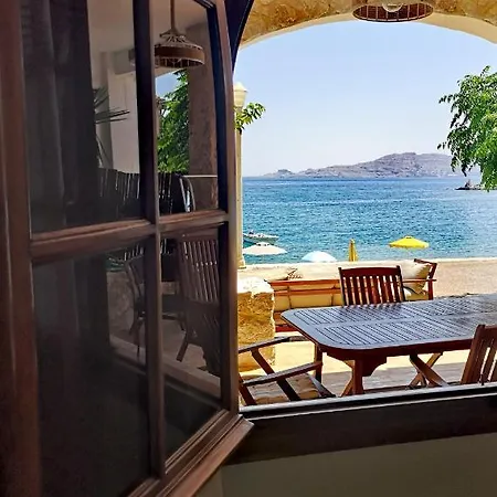 Relax Seaside House By Living In Blue Хараки