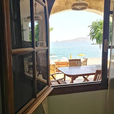 Relax Seaside House By Living In Blue * Χαράκι