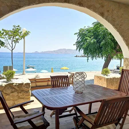 Relax Seaside House By Living In Blue * האראקי