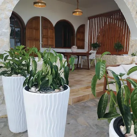 Relax Seaside House By Living In Blue Χαράκι