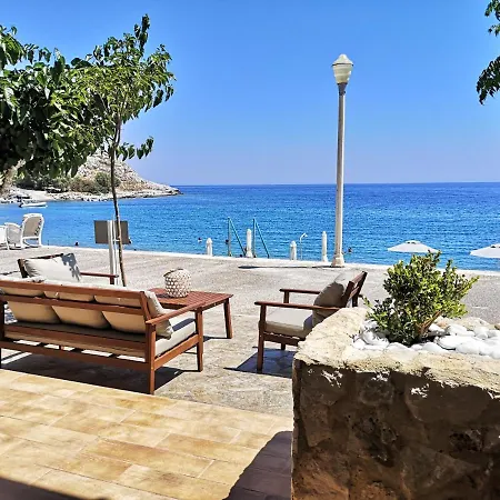 בית נופש Relax Seaside House By Living In Blue *